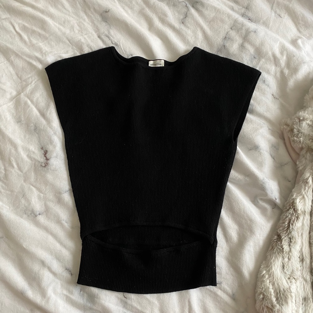 Aritzia Wilfred Free Cut Out Top